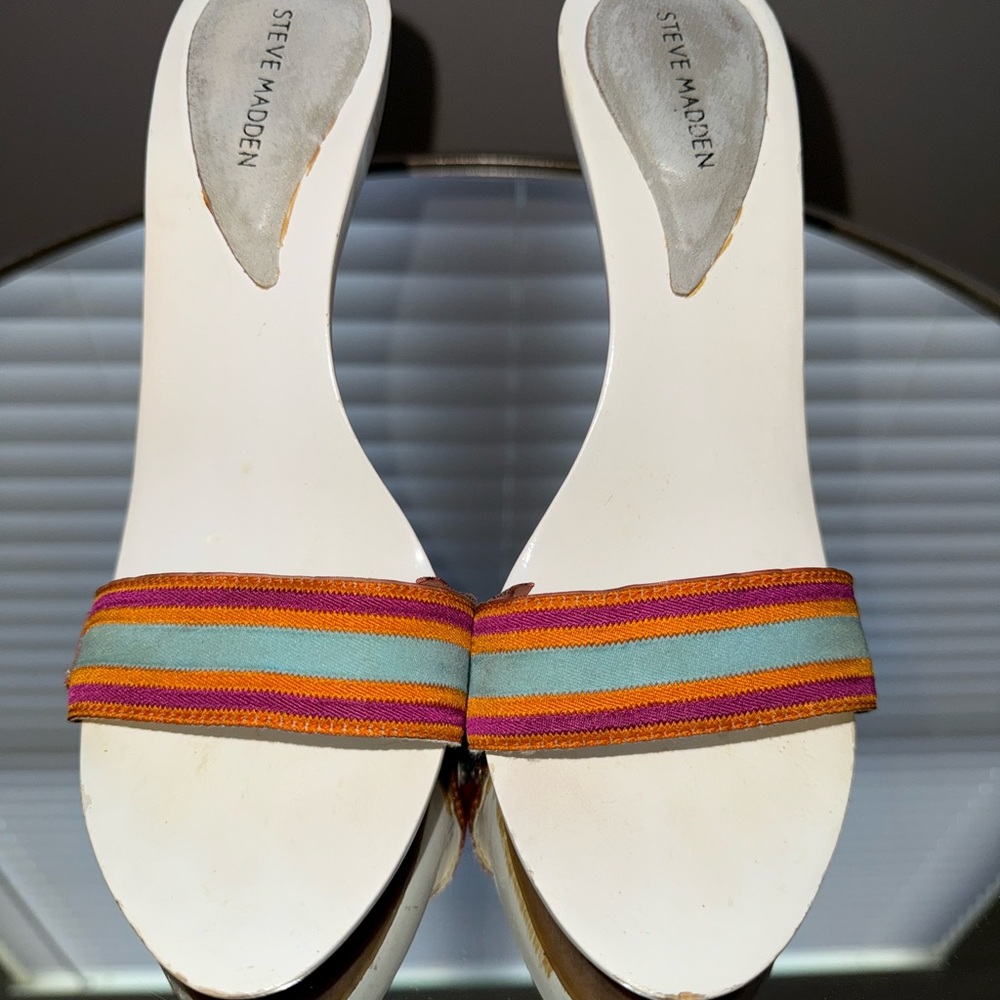 Steve Madden White Kitty Heels 👠 - Picture 2 of 9